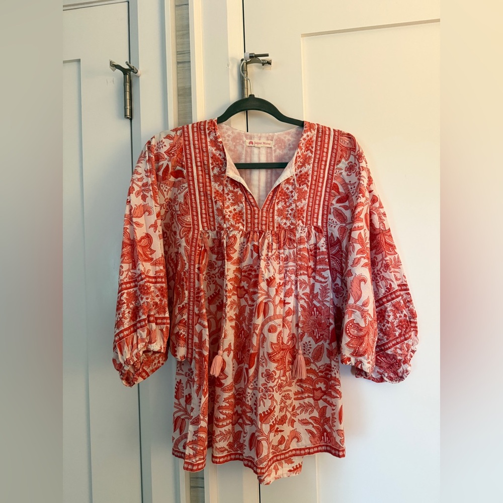 Red and White Graphic 3/4 Sleeve Blouse with Bib Collar